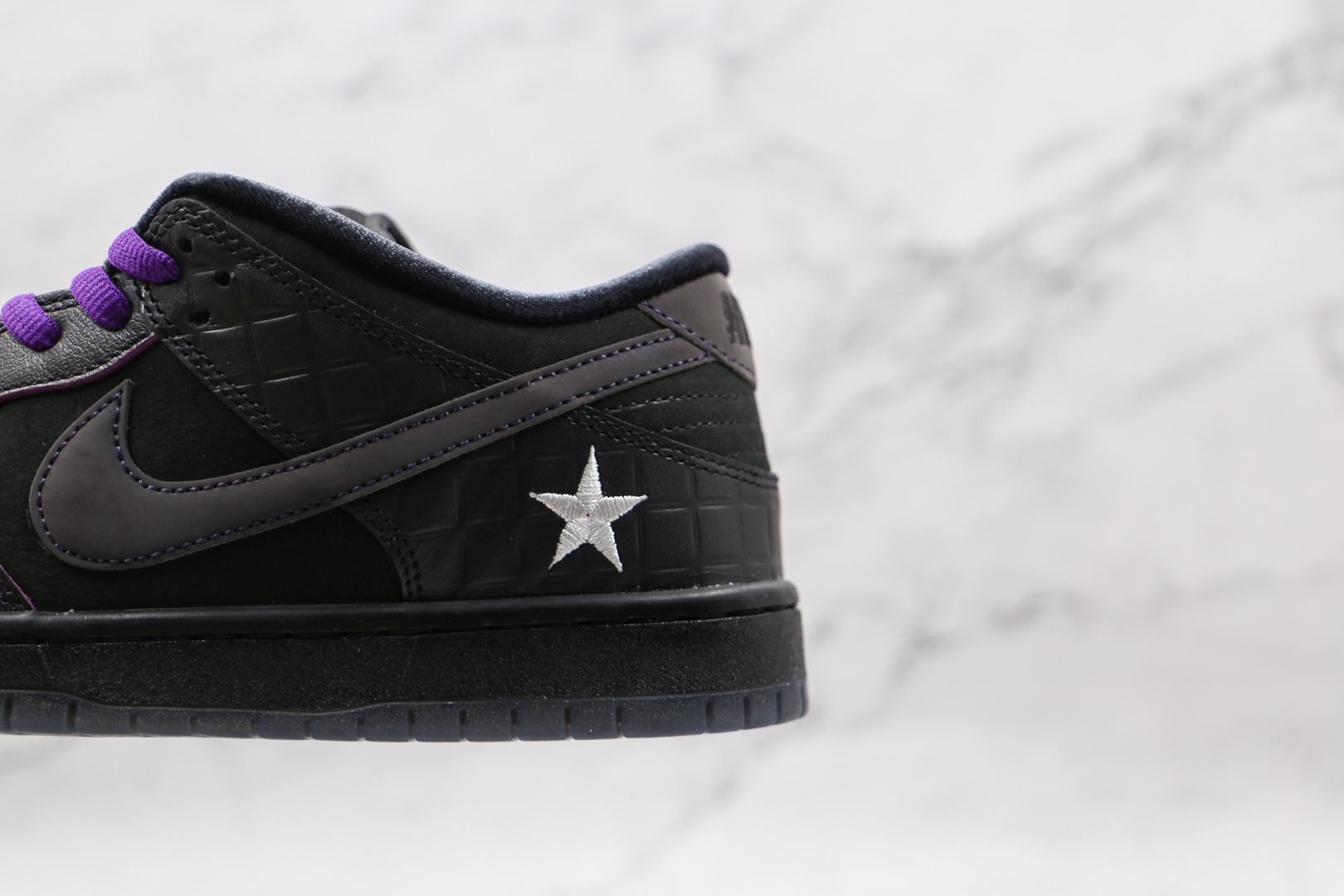 nike sb first avenue